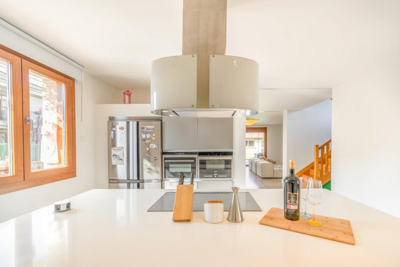 Casa Patxi, Espectacular Casa Rural Proxima A Pamplona Larrasoana ภายนอก รูปภาพ